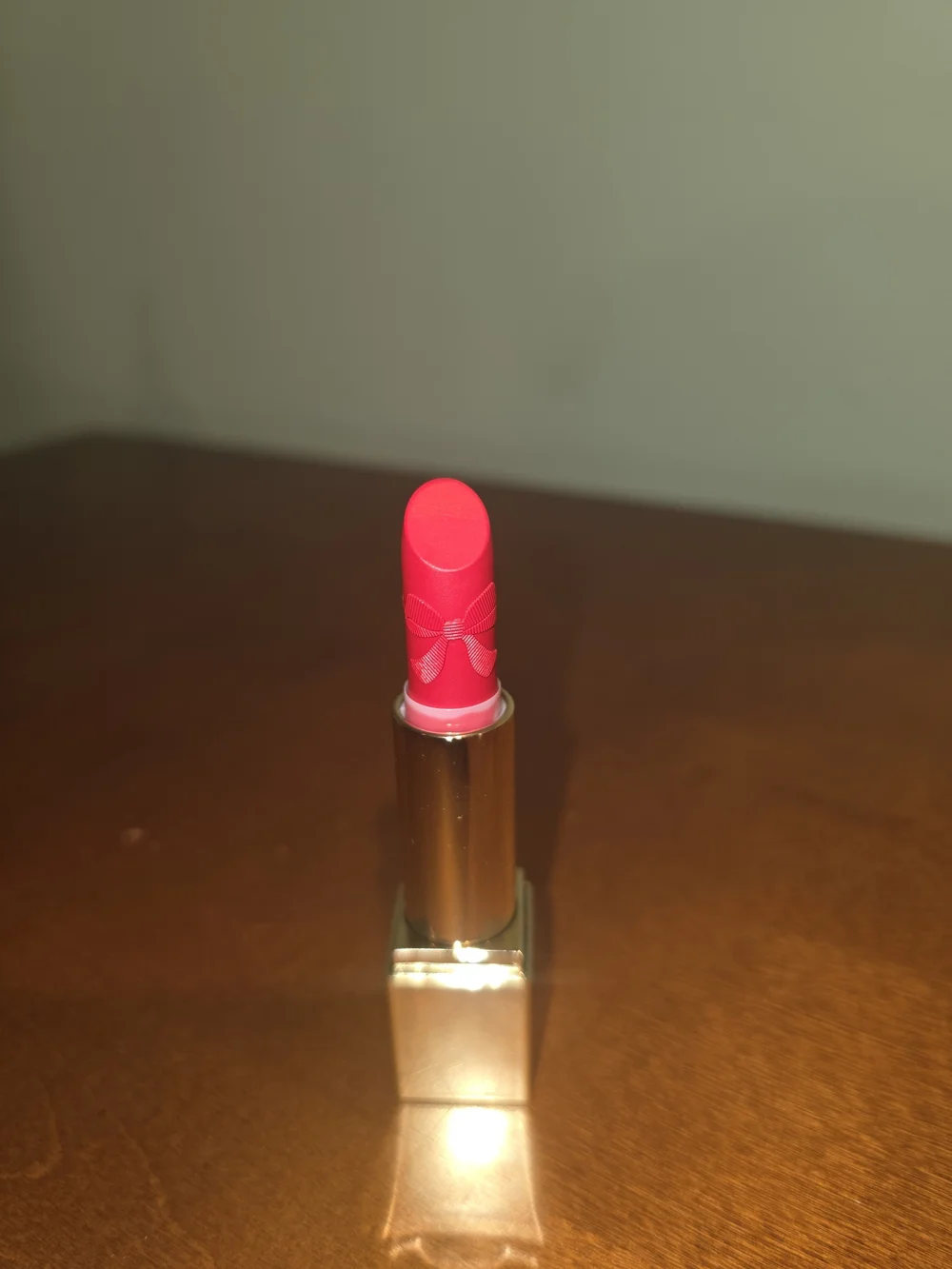 Estée Lauder Red Lipstick — Vibrant Red
